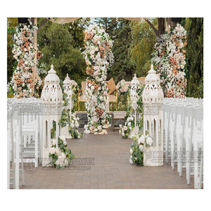 Elegantes Lámparas de Boda Marroquíes de Madera Blanca de Shobha Jain Impex para Decoraciones Elegantes de Pasillos - Product Image 1