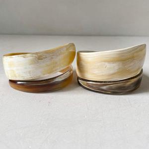Brazalete Redondo de Hueso Hecho a Mano Ecológico con Tema de Ángel Moderno para Mujer, MN EXPORTS de Uttar Pradesh - Product Image 6