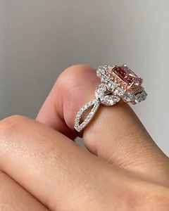 แหวนหมั้นเพชรพิงค์เรเดียนท์แล็บโกรว์ ไดมอนด์ รับรองโดย IGI ทองคำแท้ 10k 14k น้ำหนัก 2.00 กะรัต/1.50 กะรัต ความใส VS+ สำหรับงานแต่งงานและวันครบรอบ - Product Image 3