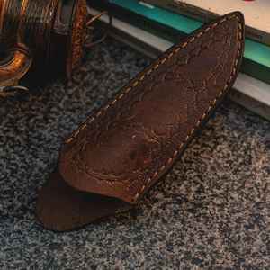 Cuchillo de Caza Hecho a Mano Personalizado, Compatible con OEM, Hoja Fija, Funda de Cuero, Supervivencia al Aire Libre, Camping, Acero con Alto Contenido de Carbono Premium - Product Image 6