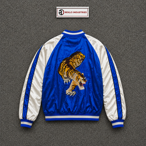 Veste universitaire personnalisée en satin bleu roi avec manches contrastantes blanches, broderie double tête de tigre de qualité supérieure, veste bomber de luxe pour le baseball - Product Image 6