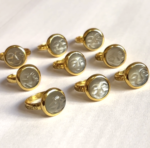 Anillo de Boda para Mujer con Piedra Lunar Gris Natural en Forma de Luna Llena, Plata 925 Chapada en Oro, Engaste de Bisel Hecho a Mano, Facetado, Certificado IGI - Product Image 1