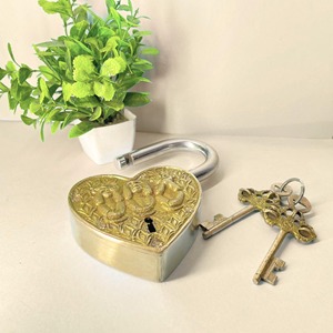 Metal <b>Padlock</b> Steel Three Wise Monkeys Heart Shaped Lock Duty Lock Rust Resistance Perfect <b>Padlock</b> Affordable <b>Padlock</b> Unique - Product Image 2