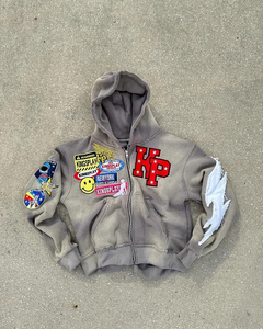 Sweat-shirt à capuche zippé oversize pour homme, style streetwear, gris, en coton French Terry, avec logo KP et design appliqué - Product Image 3