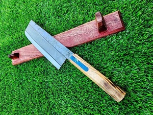 Cuchillo de Chef Ambidiestro Forjado a Mano, Ecológico, Extra Afilado, de Acero al Carbono Industrial, con Mango de Madera y Resina Estilo Vikingo, 8-9.9 pulgadas - Product Image 5