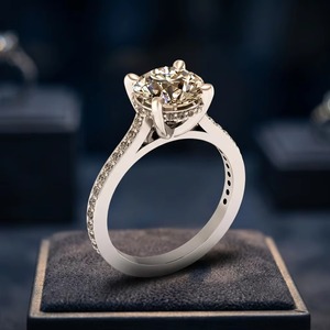 El Centro de Atención Eterno: Anillo de Diamantes Blancos de Corte Redondo en Joyería Fina de Diseñador de Lujo, el Regalo Perfecto para Compromiso y Boda - Product Image 1