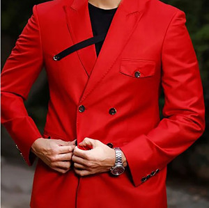ชุดสูทผู้ชายสีแดงแบบกระดุมสองแถว ปกแบบน็อตเชด สไตล์อังกฤษ ทรงปกติ ผ้าโพลีเอสเตอร์ทอ ยับยาก เหมาะสำหรับธุรกิจ - Product Image 5