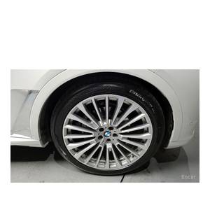 BMW X7 XDrive 40i Octobre 2022 7 places Design excellent 51 920 km Boîte automatique Volant à gauche Sièges en cuir Caméra arrière - Product Image 5