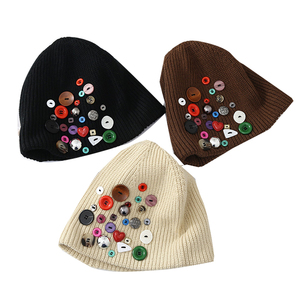 Bonnet pour femme à double pompon en fausse fourrure, tricoté épais à motif torsadé, doublé polaire chaud, vente en gros - Product Image 3