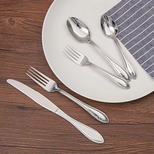 Couverts en acier inoxydable de qualité supérieure, écologiques, avec manches en résine, durables, réutilisables, élégants pour les fêtes et les repas. - Product Image 4