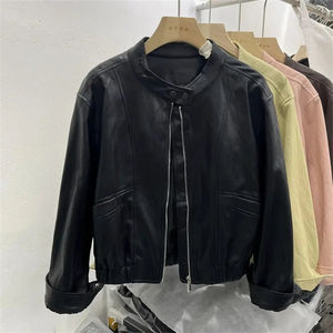 Chaqueta de cuero acolchada de invierno para mujer, con capucha, cuello alto, estilo casual holgado, negra, estilo motociclista, lavada - Product Image 4