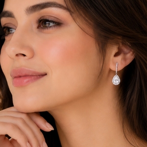 Pendientes de Plata de Ley 925 con Diamantes en Forma de Lágrima, Pendientes Colgantes de Aro con Doble Halo de Moissanita para Mujer, Ideales para Aniversarios y Fiestas - Product Image 6