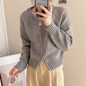 <b>Women's</b> Green Knitted <b>Cardigan</b> O-Neck Full Sleeve Casual Autumn Solid Color 100% Acrylic Short Length Single Button Closure - Product Image 5