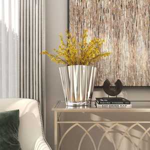 Vase décoratif en métal classique, conçu pour les maisons traditionnelles et modernes, les restaurants, les cafés et la décoration hôtelière - Product Image 6