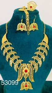 MOLL JEWELLERS Élégant Ensemble Collier et Boucles d'Oreilles Pendantes Plaqué Or Zircon Tendance Motif Feuille pour Femme Chaîne Cordon 53097 - Product Image 3