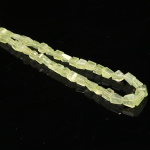 Perles de pépites de pierre à facettes en Prehnite naturelle 9-14mm 16 pouces pour la fabrication de bijoux - Product Image 1