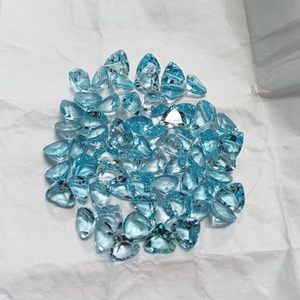 Topaze bleue naturelle, taille ovale/poire/coussin, couleur London Sky avec jeu de couleurs, expertise tierce, haute qualité pour la fabrication de bijoux - Product Image 2