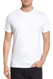 T-shirt blanc confortable à col rond et manches courtes, coupe classique pour tenues décontractées et usage quotidien - Product Image 2