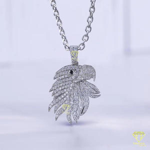 Pendentif de créateur en forme d'oiseau, style streetwear hip-hop de luxe et finition glacée - Product Image 2