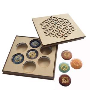 Ensemble de Reiki en cristal de guérison naturelle à sept chakras gravé avec boîte en bois, ensemble de Reiki chakra en gros de Aameena Agate - Product Image 1