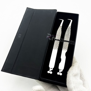 Pinzas para Pestañas de Acero Inoxidable Japonés Plateado con Logotipo Personalizado Profesional de Alta Calidad RMI, Punta Puntiaguda Sostenible - Product Image 2