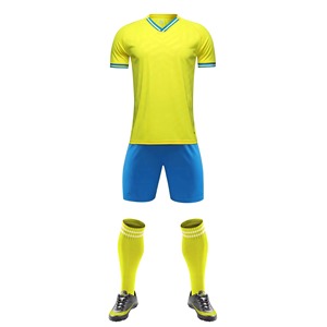 ชุดเสื้อฟุตบอลคอวีสีเหลืองสำหรับผู้ชายแบบกำหนดเอง กางเกงขาสั้นสีน้ำเงิน พิมพ์ลายแบบซับลิเมชั่น แห้งเร็ว ผลิตจากโพลีเอสเตอร์ ชุดยูนิฟอร์มทีม - Product Image 2