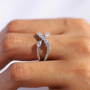 Bague de mariage entrelacée éternelle X Pave avec diamants, en or blanc 14 carats, diamant de laboratoire, cadeau d'anniversaire, alliance fendue - Product Image 1