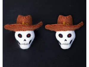 Lot de décorations rustiques occidentales en feutre : Crâne avec chapeau de cowboy, idéal pour Halloween - Product Image 3