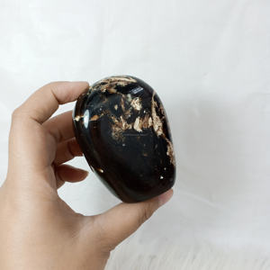 Venta al por mayor de alta calidad Natural Indonesia Sumatra ámbar forma libre de pie piedras preciosas artesanía curación cristal tamaño 5-7 cm - Product Image 2