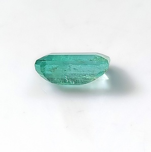 พลอยมรกตธรรมชาติสีเขียวไนจีเรียทรงเหลี่ยมเจียระไน 2.85 กะรัต พร้อมการเปลี่ยนสีสัน เหมาะสำหรับเครื่องประดับหรูหราระดับพรีเมียมหรือแหวน - Product Image 5