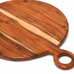 Grande planche à découper ronde en bois avec poignée |   Planche à découper et à servir en bois artisanale |   Plateau de pizza, fromages et charcuterie - Product Image 2