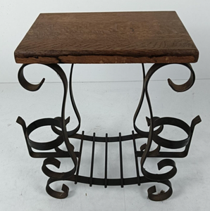 Soporte de vino vintage de hierro forjado con tapa de madera, estante metálico independiente para sala de estar o bar en casa - Product Image 3