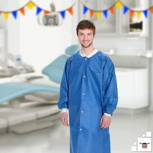 Lot de manteaux de laboratoire jetables de 35 pouces de long 100 robes de travail bleues pour adultes SMS 40 g/m² EPI vêtements à boutons-pression pour les poignets en tricot sur le devant 3 vêtements de travail - Product Image 6