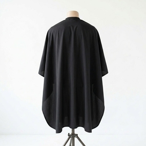 Cape de Coiffure Professionnelle pour Hommes, Imperméable, en Matière Mémoire Légère, Réglable et Personnalisable – Idéale pour Salons de Coiffure - Product Image 6