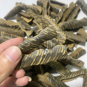 Encens en copeaux d'agarwood Oud Tigre Vietnamien, élégant, pour toutes les saisons, parfum boisé aromatique, pour méditation, rituel et décoration - Product Image 2