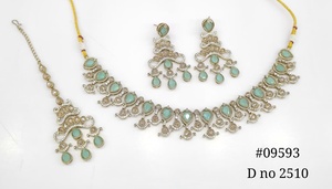 Ensemble de bijoux ethniques Mehendi 09593, collier et boucles d'oreilles en platine, strass, aspect émeraude, mariage pakistanais, fiançailles - Product Image 5