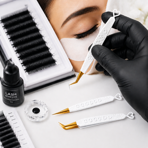 Pince à épiler de précision à pointe dorée, manche blanc, motif cœur, en acier inoxydable, pointe lisse pour l'application des cils - Product Image 4