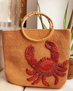 Magnifique sac fourre-tout brodé traditionnel avec motifs floraux faits à la main et perles colorées pour un style élégant au quotidien - Product Image 5