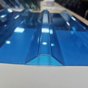 แผ่นโพลีคาร์บอเนตลูกฟูก ป้องกันรังสียูวี ทนแรงกระแทกสูง ทนทานต่อสภาพอากาศ น้ำหนักเบา สำหรับหลังคาโรงเรือนและกันสาด - Product Image 6