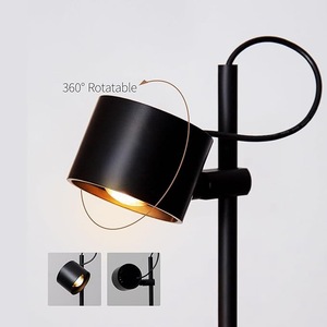 Lampe sur pied contemporaine avec abat-jour en tissu et interrupteur au pied pour chambre à coucher - Product Image 6