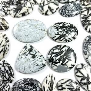Cabochon de hornblende naturel de haute qualité 100% naturel, pierre précieuse de 25-40 mm, en vrac pour la fabrication de bijoux - Product Image 1