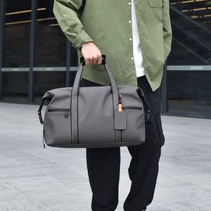 Sac de voyage léger et spacieux personnalisé pour hommes et femmes, idéal pour la gym, la natation et les week-ends - Product Image 4