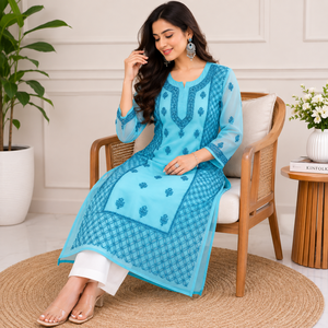 Elegante Kurti Indio de Georgette con Bordado Chikankari - Vestido Étnico Largo Azul Cielo con Bordado Floral para Mujer - Product Image 4