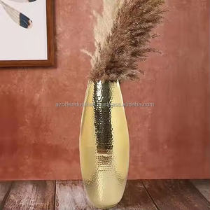 Jarrón de metal grande martillado para decoración del hogar colocado en la mesa y el suelo para maceta decorativa | Acabado de las industrias Azora - Product Image 1