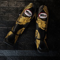 Pelindung Kaki Kembar Terbaik Harga Terjangkau Warna Emas Hitam Bahan Kulit Pro untuk Bela Diri, Seni Bela Diri, dan Kickboxing
