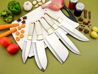 Ensemble de couteaux de chef professionnels en acier inoxydable de haute qualité, faits à la main, tranchants, orientation pour droitier, manche en bois personnalisé
