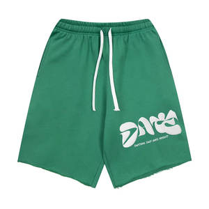 Shorts pour hommes avec logo imprimé personnalisé, impression en relief, style streetwear moderne, mode décontractée, confortable pour tous les jours - Product Image 1