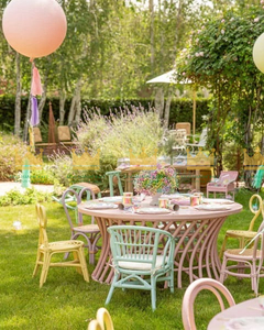 Chaise pour enfants en rotin artisanal à louer pour les organisateurs d'événements d'anniversaire, les mariages, les festivals et les décorations de lieux de fête pour enfants - Product Image 1