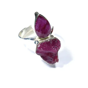 Bague Statement en Argent Sterling 925 avec Rubis Naturel, Faite à la Main, Pierre Précieuse Brute Unique, Bijou Bohème au Design Élégant pour Femme - Product Image 4