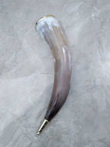 Cuerno para beber vikingo hecho a mano auténtico, Animal crudo pulido tallado, venta al por mayor, soporte para cinturón de cuero incluido - Product Image 6